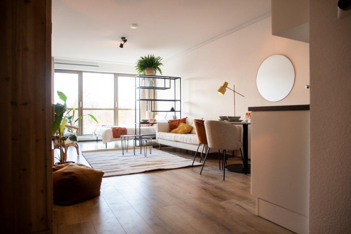 Studio's van Change=